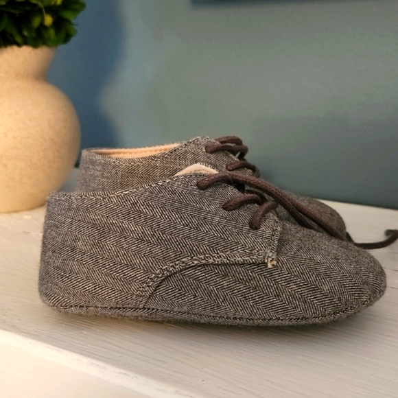 JANIE & JACK • Baby Boy Black & White Lace Up Shoes, 12-18 Months - Picture 1 of 8
